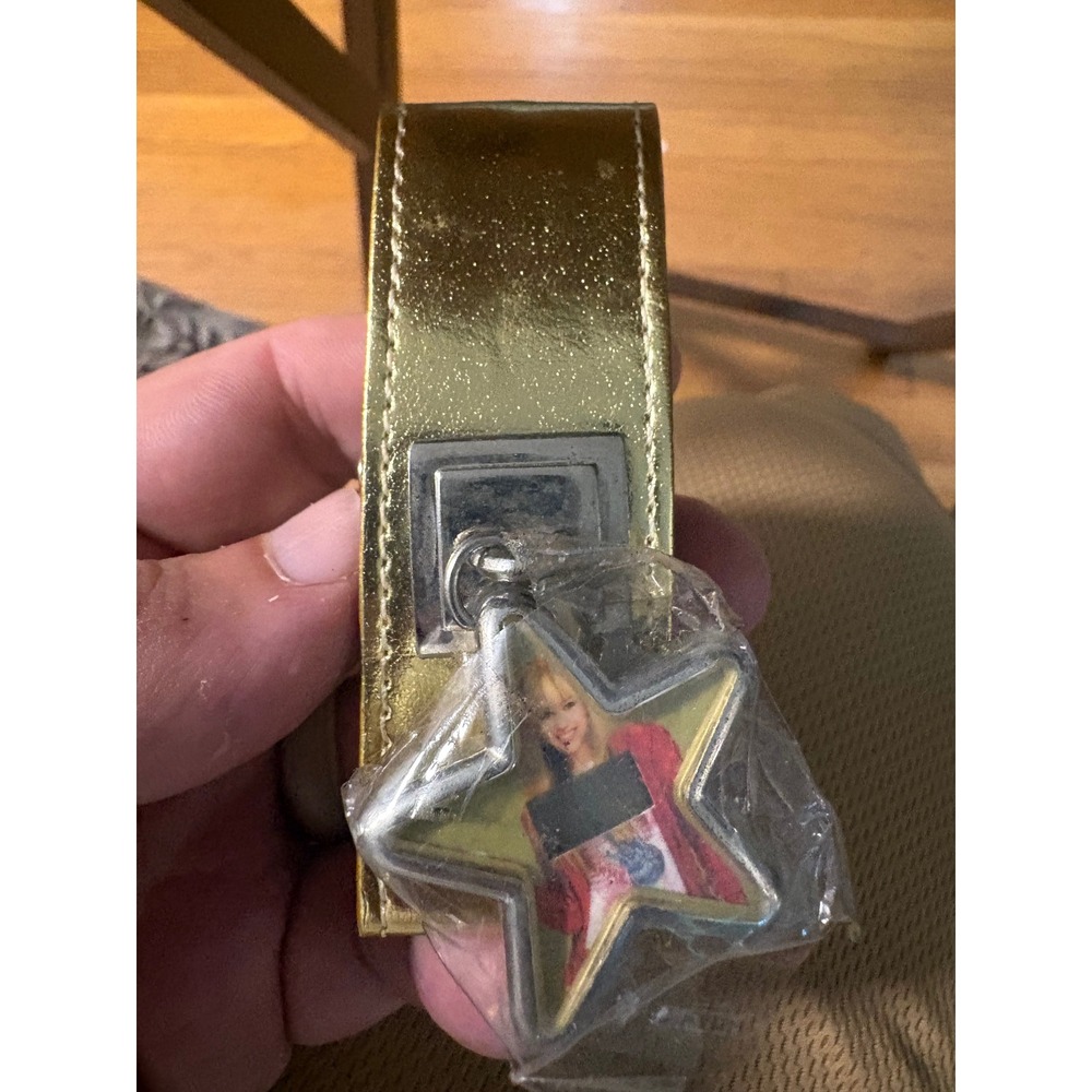Disney Hannah Montana Star Digital Watch Metallic Gold Strap Miley Cyrus Y2K